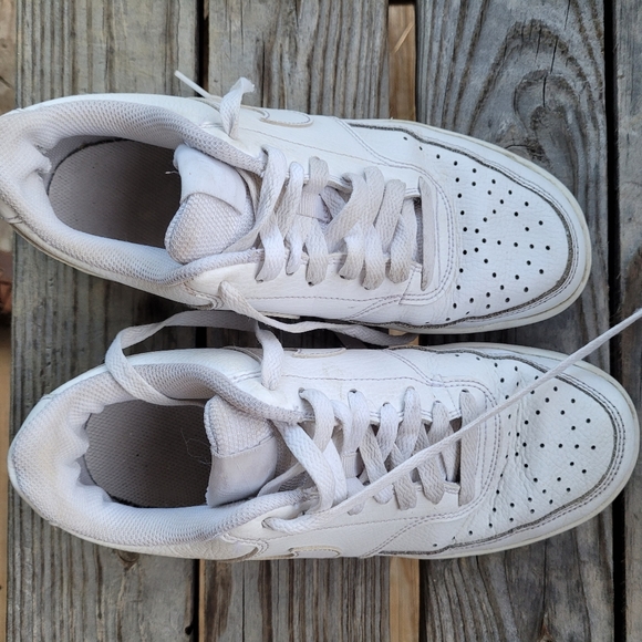 Air Force 1s - Picture 3 of 4